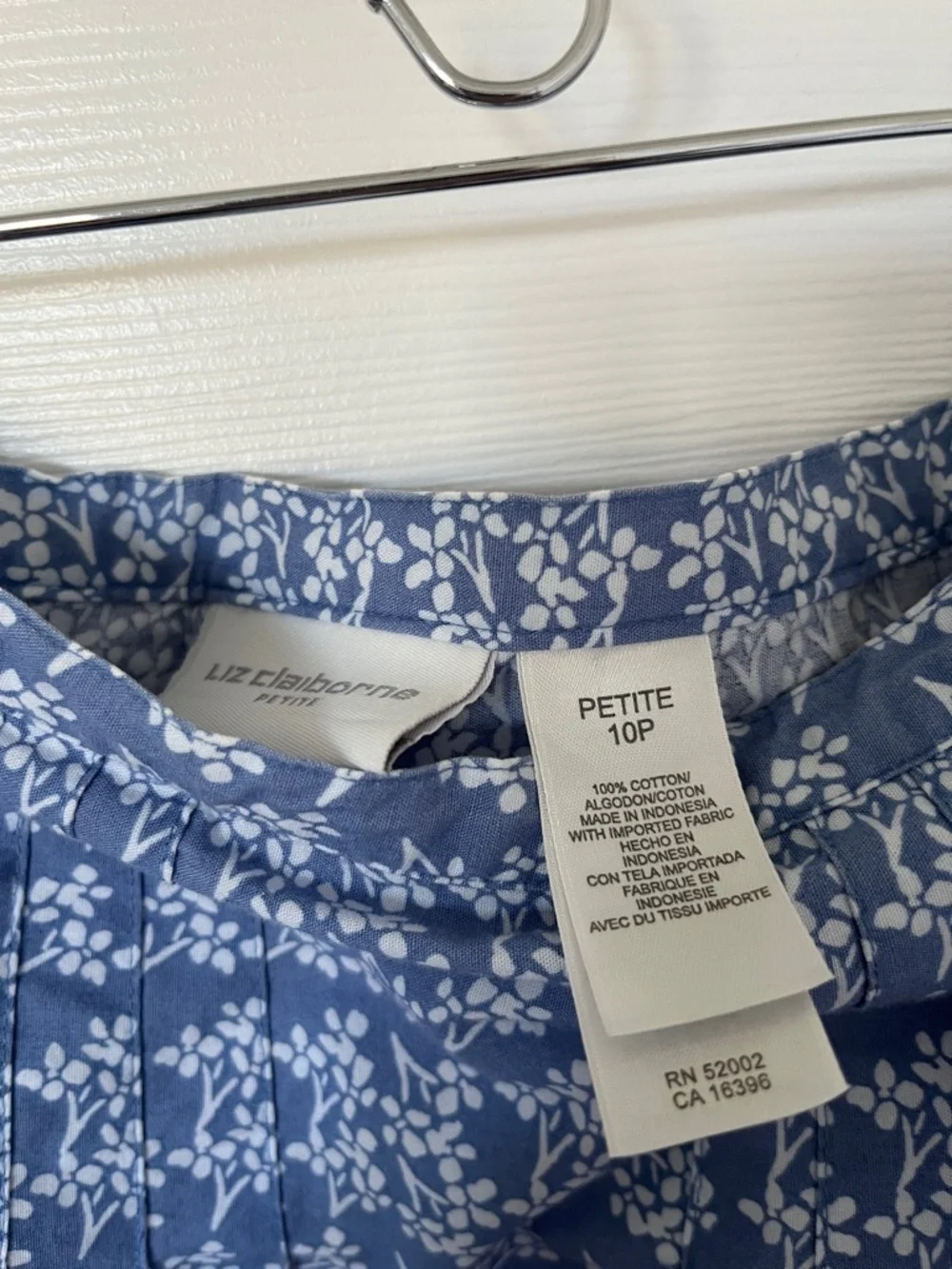 Liz Claiborne Blue Floral Border Midi Skirt with Tan Accent - Picture 5 of 7